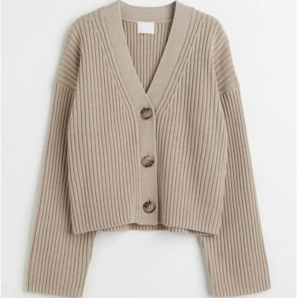 🆕️NWT H&M Rib-knit Cardigan in 'Taupe' - Picture 6 of 12